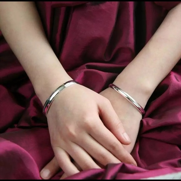 Sterling Silver plain flat open-mouth bangle - Picture 3 of 7